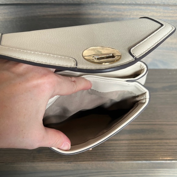 Sondra Roberts Squared Cream Purse - Picture 10 of 16